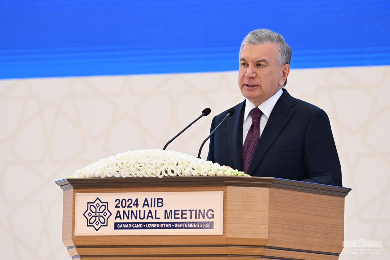 Uzbekistani President Shavkat Mirziyoyev speaks at the 9th annual meeting of the AIIB Board of Governors. Source: KUN.uz