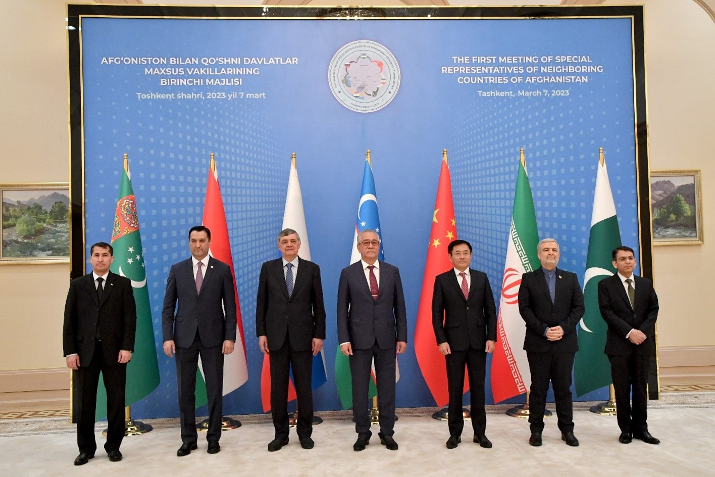 Representatives of China, Iran, Pakistan, Tajikistan, Turkmenistan, Uzbekistan, and Russia standing for a photo in Tashkent on March 7. Image source: Reuters